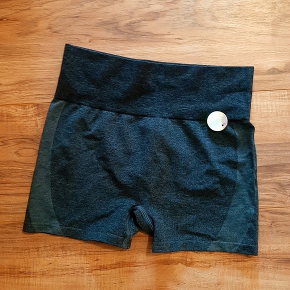 Pink - Picture 1 of 2